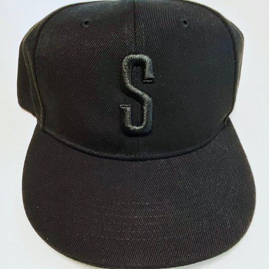 SCROSS TYO ロゴ embroidery スナップバックCAP
