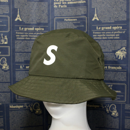 SCROSS TYO Sロゴ プリント ナイロン バケットハット