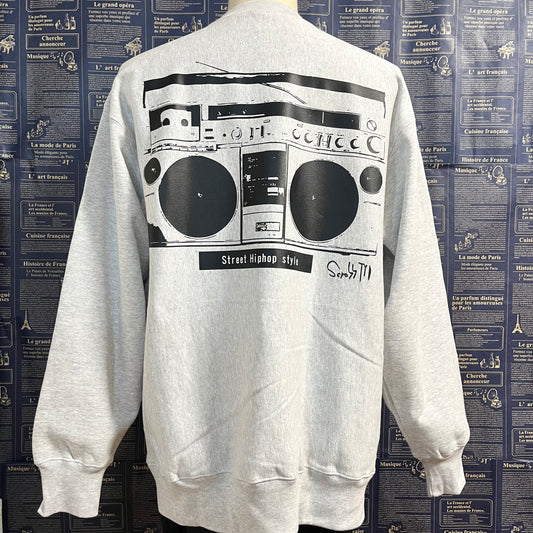 SCROSS TYO ラジカセ プリント 裏起毛トレーナー