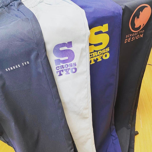 SCROSS TYO ロゴプリント ナイロン ジョガーパンツ