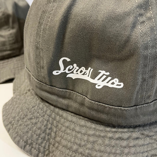SCROSS TYO ロゴプリント 丸型バケットハット