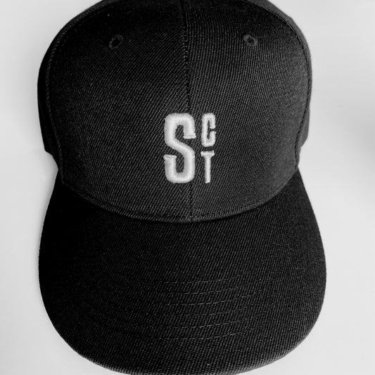 SCROSS TYO ロゴ embroidery スナップバックCAP