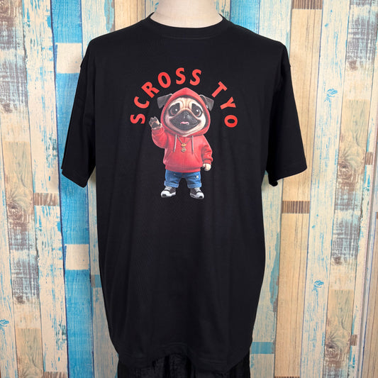 SCROSS TYO pug(red) ロゴプリント Tシャツ